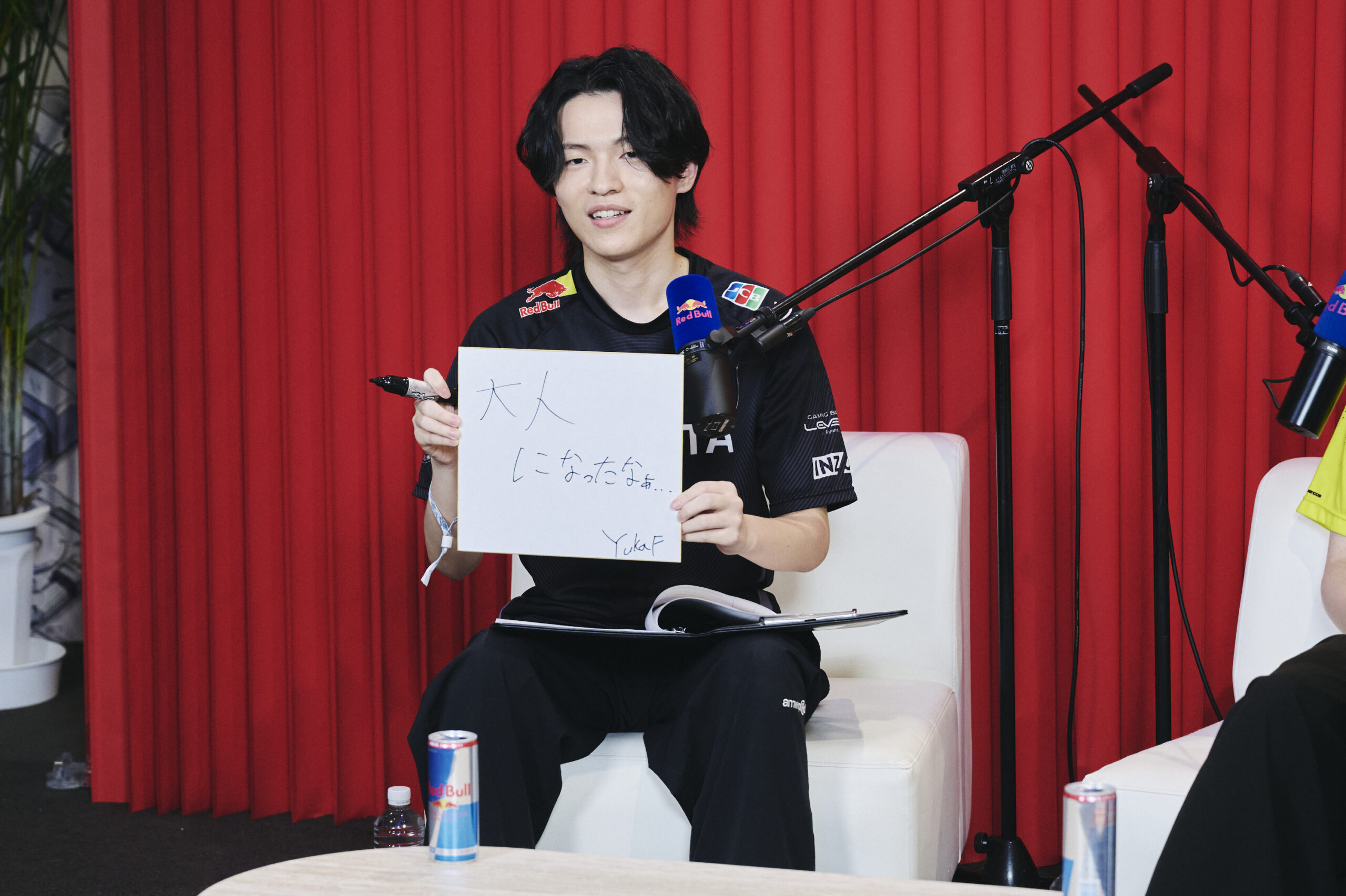 公開収録に登壇したYukaFとゲストの3名